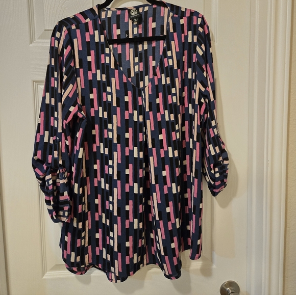 bobeau Tops - Bobeau Multicolor Geometric Blouse